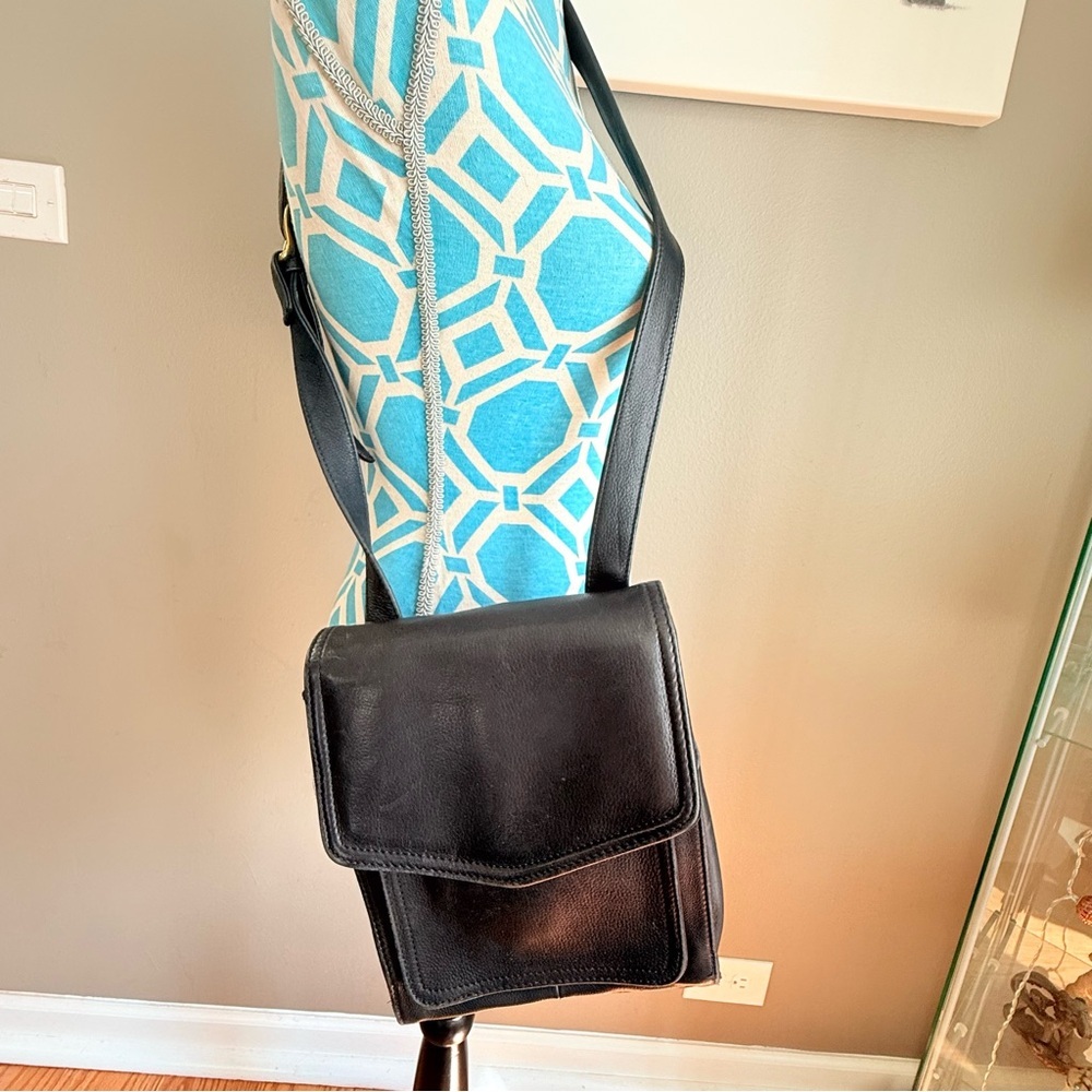 Vintage Fossil -Black Leather Handbag - Authentic 90's